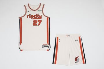 Para la temporada que celebra el 50º aniversario del equipo, los Trail Blazers vestirán una mezcla de sus dos primeras equipaciones (70-71 y 71-75). El pecho luce el mantra de Portland, “Rip City”, impreso con un diseño retro.