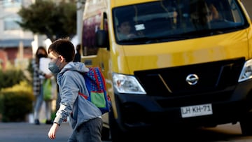 Vina del Mar, 23 de febrero de 2022.
Alumnos del colegio Profesor Huguet del cerro Recreo asisten a su primer dia de clases bajo estrictas medidas para evitar el contagio del Coronavirus.
Andres Pina/Aton Chile
