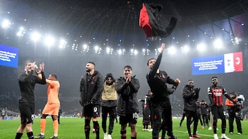 Soccer Football - Champions League - Round of 16 - Second Leg - Tottenham Hotspur v AC Milan - Tottenham Hotspur Stadium, London, Britain - March 8, 2023  AC Milan's Olivier Giroud and Brahim Diaz with teammates celebrate after the match REUTERS/Toby Melville