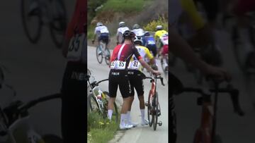 ¡Trabajo en equipo! Kim Heiduk salva la etapa de Egan Bernal