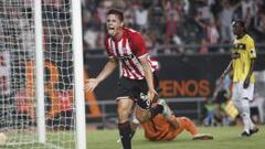Carrillo comanda cómodo triunfo de Estudiantes