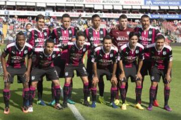 Chivas, Monterrey, América, Querétaro y Necaxa utilizaron el color rosa en su uniforme para apoyar el mes del cáncer de mama.