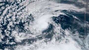 La tormenta tropical Erin se desplaza al oeste, con la probabilidad de convertirse en huracán el viernes. ¿Qué regiones de Estados Unidos podrían resultar afectadas?