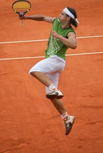 Rafa Nadal en Roland Garros de 2005, ganó a Mariano Puerta por 6-7, 6-3, 6-1 y 7-5.