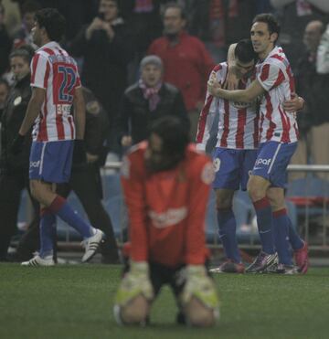 Cuatro días después, el 17 de enero, debutó en Liga ante el Mallorca en el Vicente Calderón. Los rojiblancos ganaron 3-0.