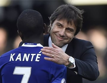 Chelsea manager Antonio Conte and N'Golo Kante celebrate after a game