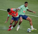 La fuerte entrada de Gabriel a Endrick en su primer entrenamiento con Brasil