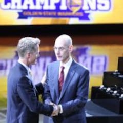 Steve Kerr regresa esta noche con los Warriors en 39-4