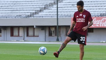 El Chino, recuperado de su lesión en el aductor, regresaría al once inicial por Paulo Díaz, que este viernes volvió a entrenarse liviano debido a su sobrecarga muscular.