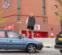 Un fan del Liverpool viaja en un
coche que compró por 45 euros