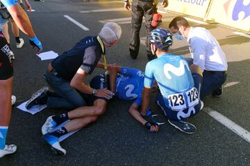 Grave caída del neerlandés Fabio Jakobsen (Deceuninck) al ser cerrado por su compatriota Groenewegen (Jumbo) que provocó una montonera en la línea de meta.