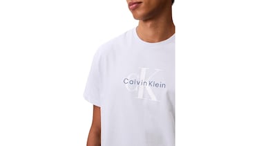Solo ese día: esta camisa de Calvin Clein solo cuesta 24 euros