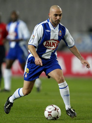 Barcelona (1993-1998, 2000-2001) - Espanyol (2002-2011).