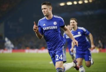 1-0. Cahill celebró el primer tanto.