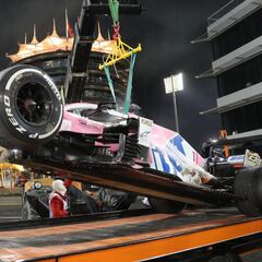 Falla de motor deja sin podio a Sergio Pérez