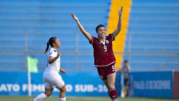 Kiana Palacios firmó con la escuadra de la Real Sociedad Femenil de España hasta la temporada 2019.