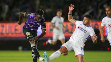 (L-R), Ake Loba of Mazatlan and Juan Escobar of Cruz Azul during the game Mazatlan FC vs Cruz Azul, corresponding to Round 10 of the Torneo Clausura 2023 of the Liga BBVA MX, at El Kraken Stadium, on March 03, 2023.
<br><br>
(I-D), Ake Loba de Mazatlan y Juan Escobar de Cruz Azul durante el partido Mazatlan FC vs Cruz Azul, Correspondiente a la Jornada 10 del Torneo Clausura 2023 de la Liga BBVA MX, en el Estadio El Kraken, el 03 de Marzo de 2023.