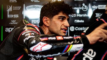Jorge Mart¨ªn en el box de Aprilia de MotoGP.