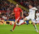 Inglaterra gana, sigue invicta y Wayne Rooney hace historia