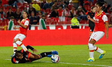 Partidazo en El Campín entre Santa Fe y América de Cali, por las semifinales del fútbol femenino.