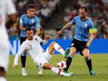 Cristiano Ronaldo y Diego Godín.
