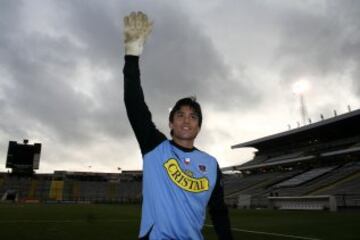 Tras formarse en la UC, fue comprado por Colo Colo en 2007 y se mantuvo hasta el 2008. Nunca se consolidó.