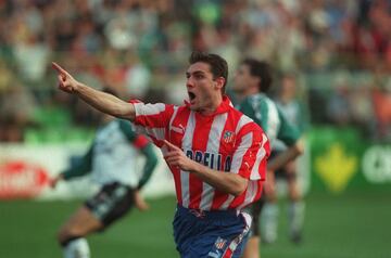 El italiano marcó 24 goles en 24 encuentros con el Atlético en la campaña 97-98. Sólo estuvo un ejercicio, pero se hizo notar. Para el recuerdo sus cuatro goles ante el Salamanca, en el Helmántico, aunque el Atlético perdió. Y su tanto 'imposible' frente al PAOK en Copa de la UEFA. Un delantero único y especial.