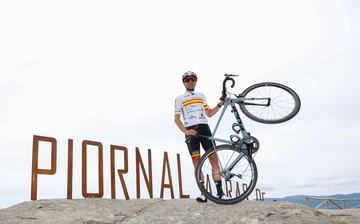 Benjamín Prades en la subida al Piornal, puerto inédito de la Vuelta España.