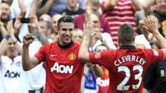 Van Persie logra el primer título de la era Moyes en el United