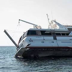 El curioso caso del barco usado por Jesús Gil en Marbella: está abandonado en el mar