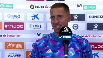 Hazard no sólo mejoró en su juego: También en su español