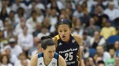 Marissa Coleman de Indiana Fever y Anna Cruz de las Minnesota Lynx