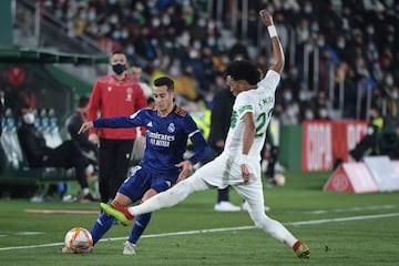 Lucas Vázquez y Johan Mojica 