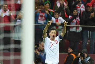 El jugador del Bayern M¨²nich acumula 56 tantos en 104 duelos con Polonia.
