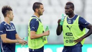 Balotelli volverá al once titular de Italia.