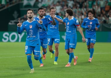 0-2. Álex Baena celebra su primer tanto con la elástica del Atlético de Madrid.