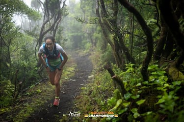 Przedwojewski y Mathys triunfan en la bruma y ganan un épico Golden Trail Championship