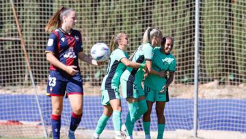 Ana María Crnogorcevic celebra su gol con el Atlético ante el Levante.