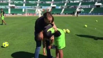Twitter Oficial: Chiapas_FC
El mentalista mexicano comentó que existen, en Liga MX, más futbolistas interesados en sus servicios a raíz de su trabajo con ‘Hobbit’ Bermúdez que Jaguares publicó en Twitter, haciéndolo viral.