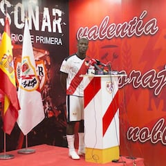 Advíncula niega que cobre en Panamá y su denuncia al Rayo