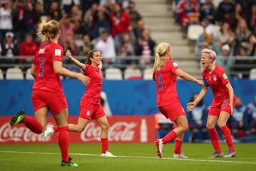 Estados Unidos demostró porque es el campeón del mundo y máximo favorito a llevarse el título en Francia. Alex Morgan fue la gran figura con cinco anotaciones. 