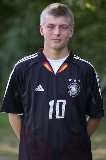 Formado en las categorías inferiores del Bayern Munich. En 2005 debutó con Alemania Sub-17.