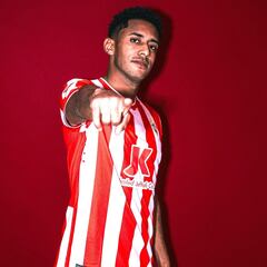 El Almería hace oficial el fichaje del Choco Lozano