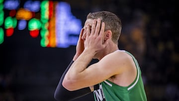 Ludde Hakanson, base del Joventut, ante el AEK en los cuartos de la Champions FIBA.