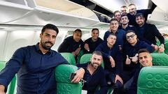 Cristiano, en el avi&oacute;n de la Juventus para jugar contra el Ajax.