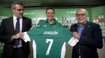 Impresionante presentación de Joaquín con el Betis