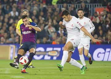 1-0. Munir marcó el primer gol.