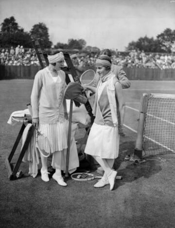 1926: Suzanne Lenglen con Lili de Álvarez.