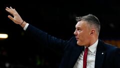 BARCELONA, 30/03/2023.- El técnico lituano del FC Barcelona, Sarunas Jasikevicius, durante el encuentro correspondiente a la fase regular de la Euroliga de baloncesto que han disputado hoy jueves frente al Alba Berlín en el Pabellón Blaugrana de Barcelona. EFE/ Enric Fontcuberta.
