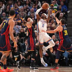 Shai se lleva una lección de Curry